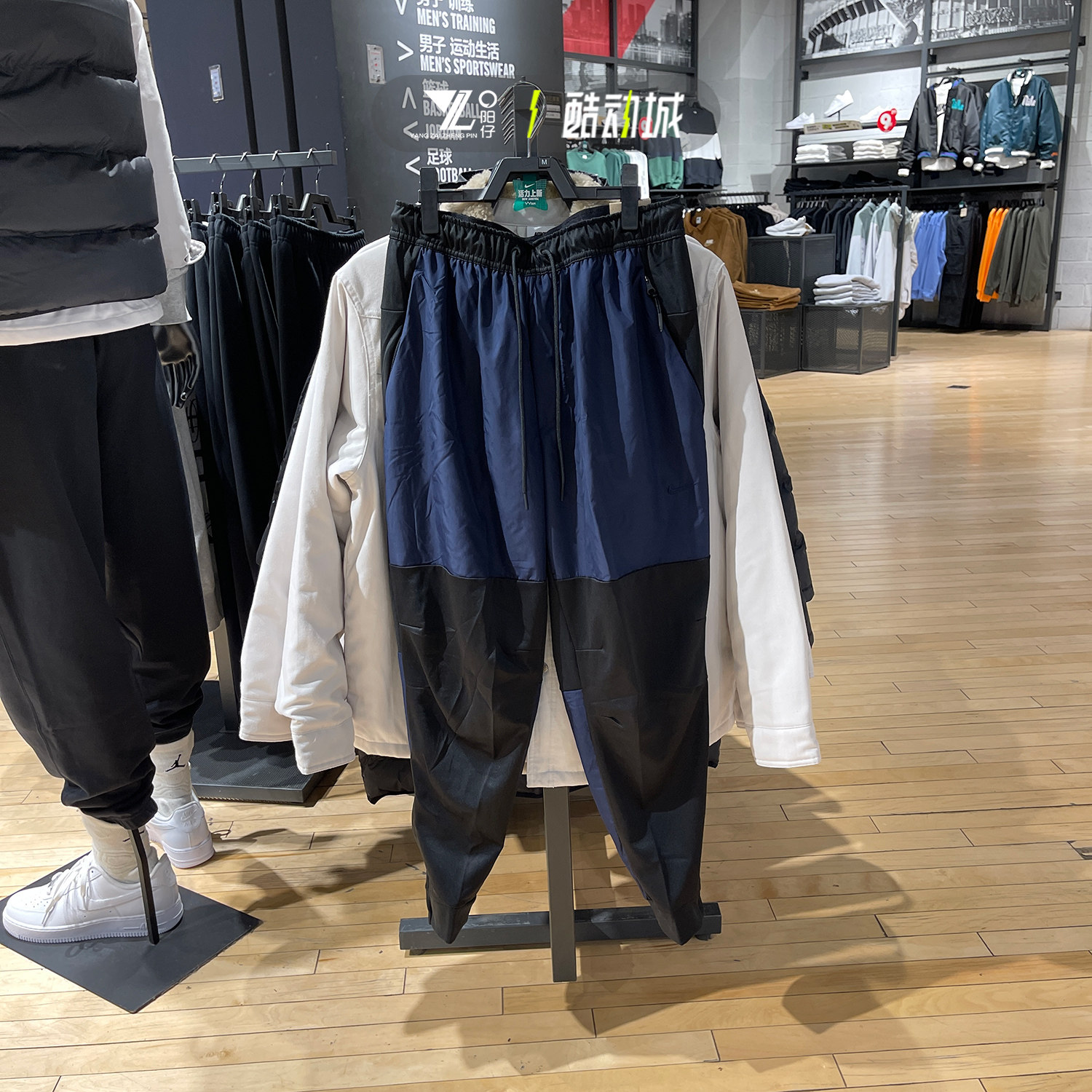 耐克男拼接运动休闲保暖束脚长裤