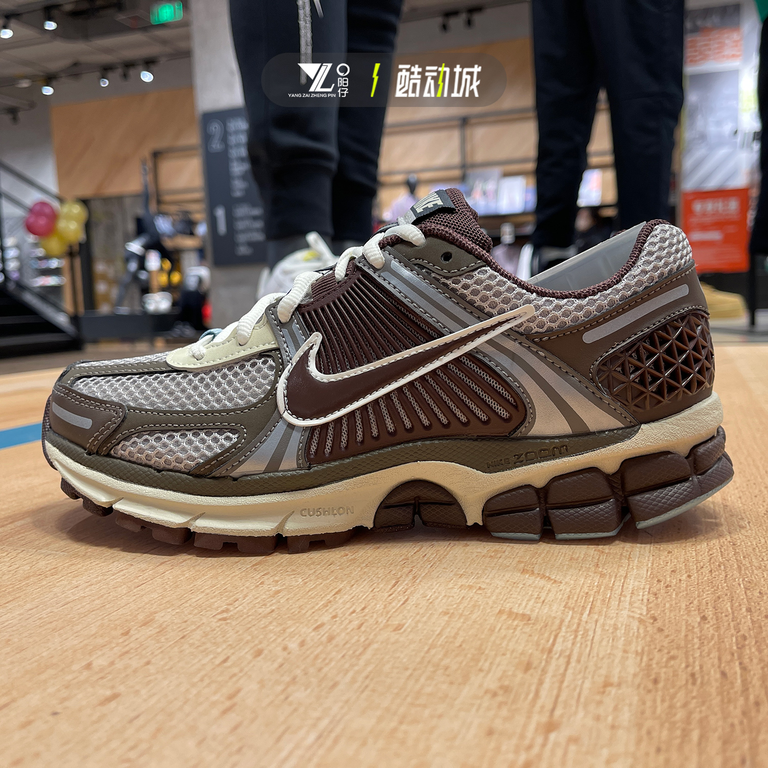 耐克女鞋ZOOMVOMERO5