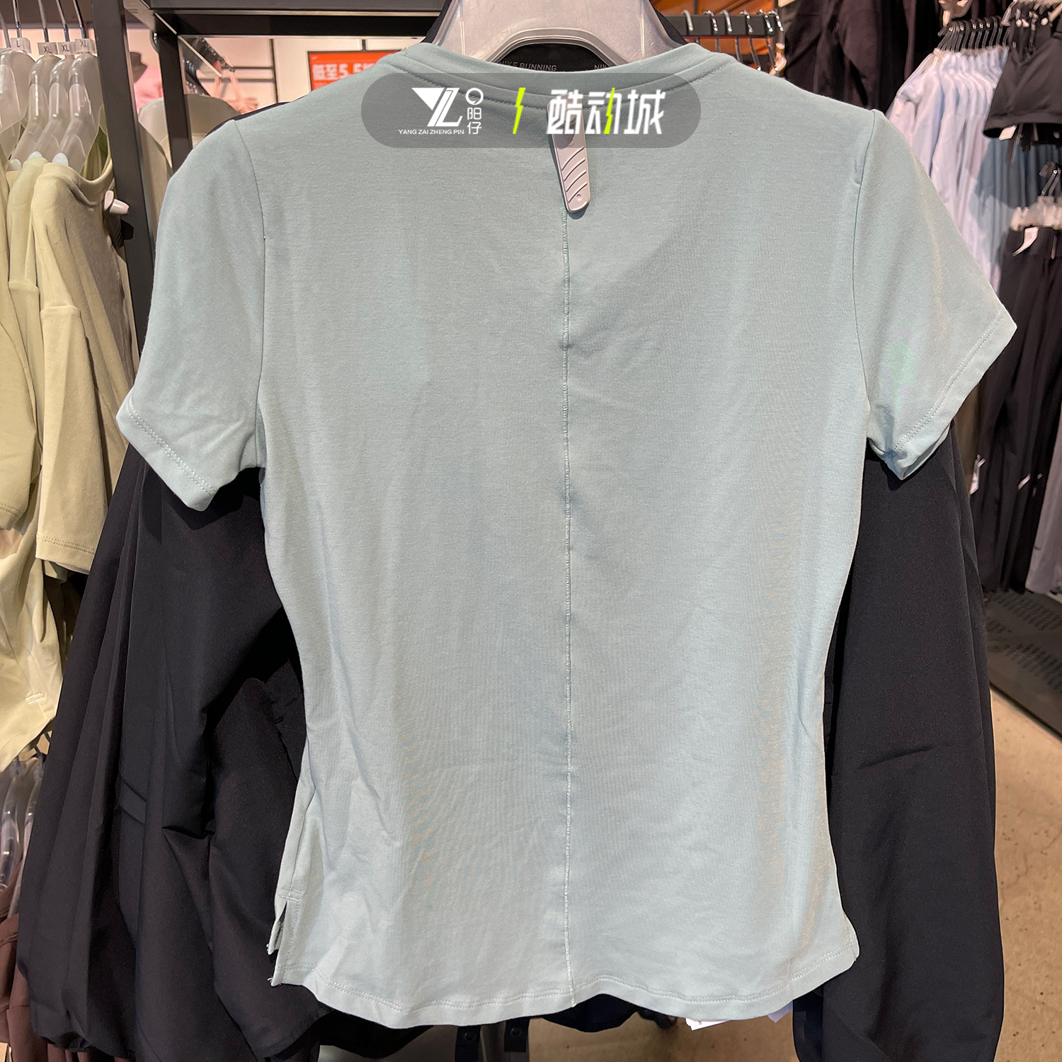 耐克女子运动休闲透气训练半袖