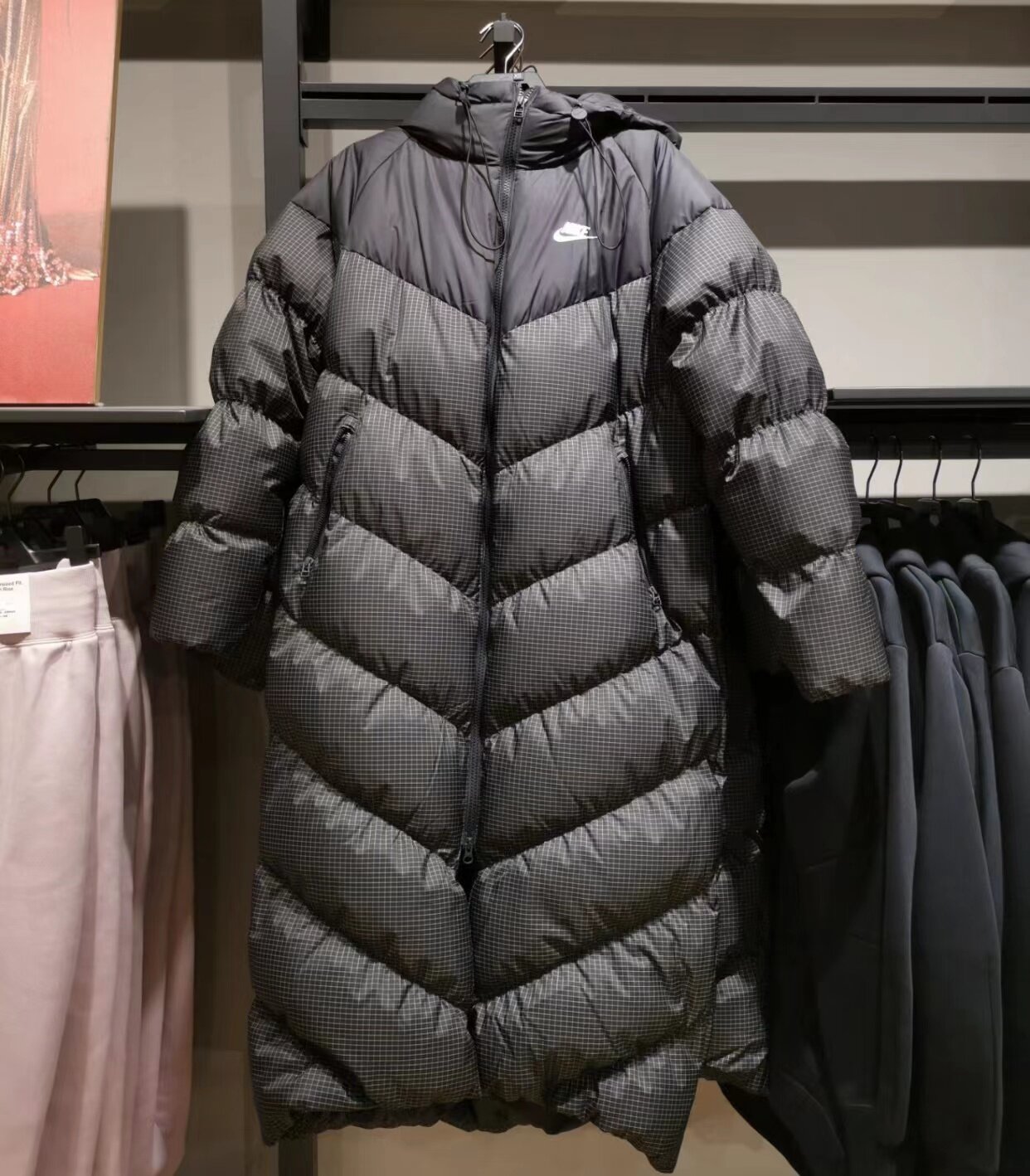 耐克女运动休闲中长款连帽羽绒服