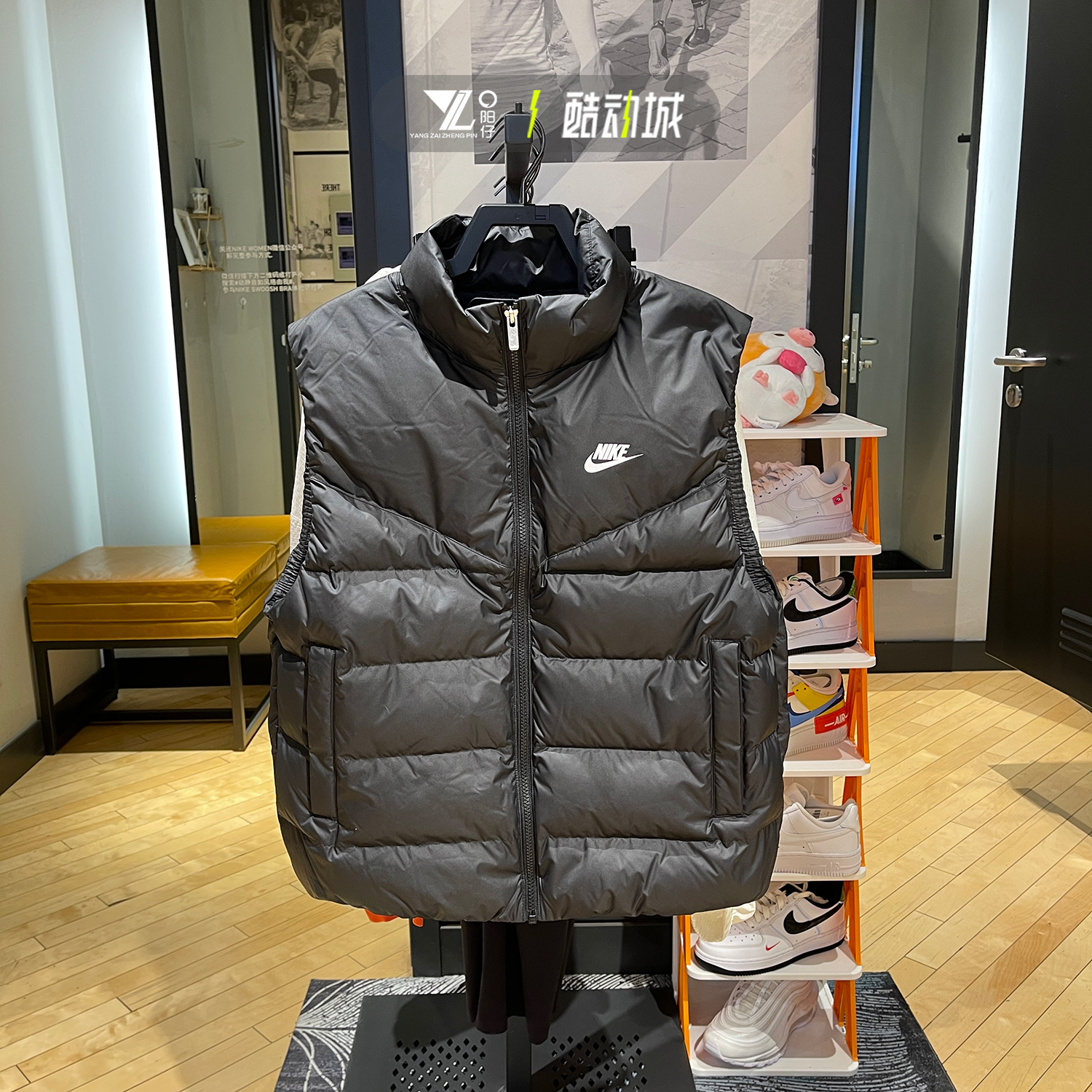 Nike羽绒马甲保暖防风运动休闲