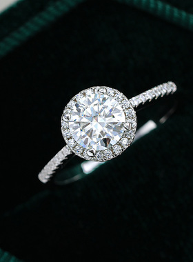 莫桑石戒指s925纯银戒指一克拉豪华圆包莫桑女工厂跨境专供