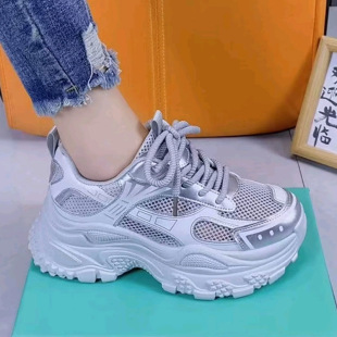 炸街百搭网面透气轻便休闲潮鞋 新款 女2025夏季 银色厚底增高老爹鞋