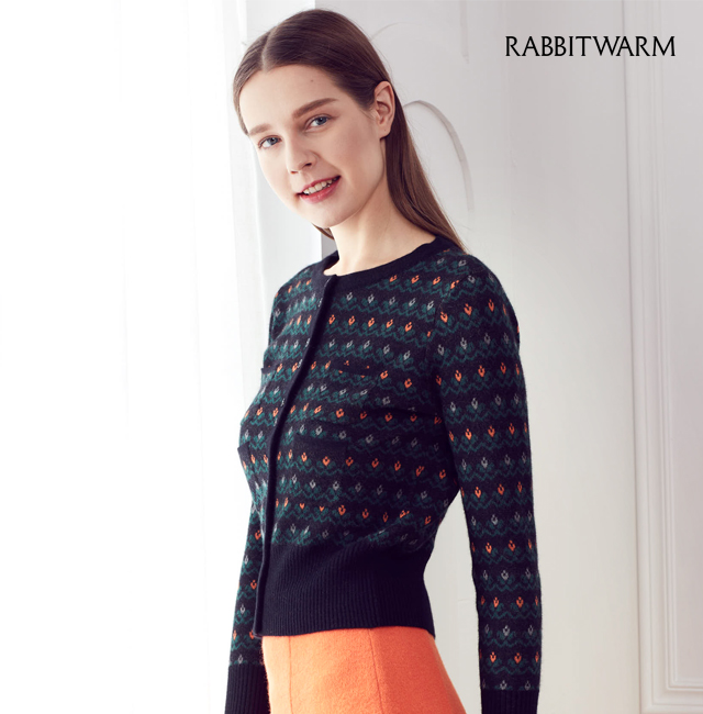 RABBITWARM 圓領(lǐng)撞色單排扣兔絨毛衣開(kāi)衫外套 蕾沃爾新款女裝