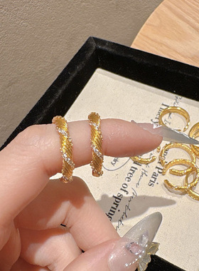 新款麻花扭曲镶钻开口戒指轻奢精致小众十字架高级感百搭气质手饰