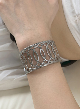 欧美金属镂空开口手镯轻奢小众个性手环时尚百搭高级感手饰女秋冬