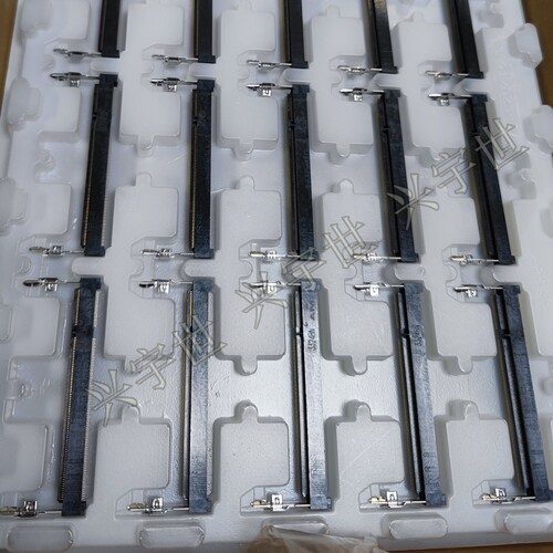 1473006-4 200pin0.6mm储存器连接器插槽 直列式模块插座 现货
