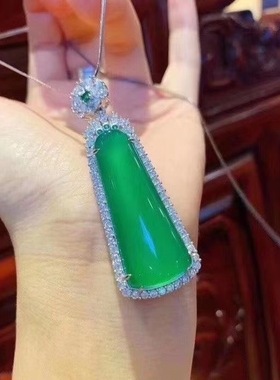 S925银纯天然高冰帝王绿玉髓无事牌吊坠女款奢华时尚大气上档次