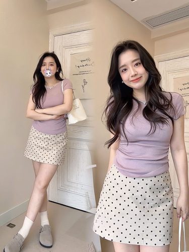 纯色针织衫+波点半身裙套装