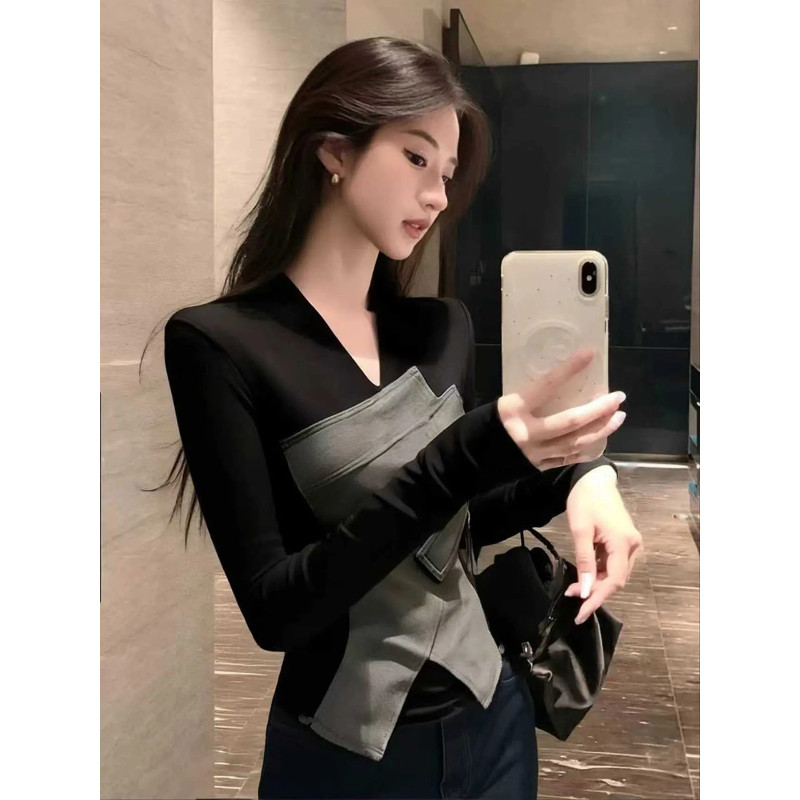 大码胖mm秋冬新款假两件V领长袖上衣女修身设计感加绒磨毛黑色T恤,女装/女士精品,大码内搭,淘宝优惠券,粉丝福利购,淘宝优惠卷