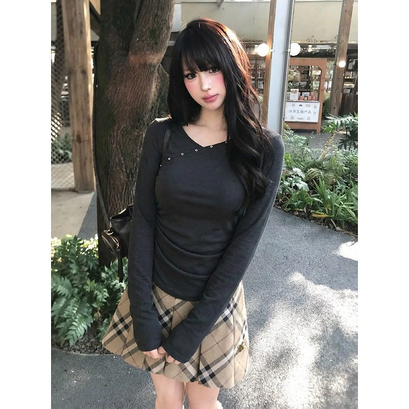 大码设计感v领铆钉长袖t恤女秋冬修身显瘦灰色正肩内搭打底衫上衣,女装/女士精品,大码内搭,淘宝优惠券,粉丝福利购,淘宝优惠卷