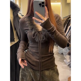 大码胖mm韩系毛毛领系带T恤女2026春秋季新款磨毛打底衫气质上衣