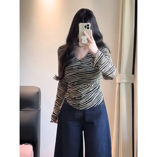 V领洋气斑马纹长袖 大码 时尚 新款 T恤小众别致显瘦上衣 胖mm2025夏季