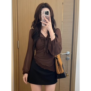 胖mm气质打底衫 大码 新款 T恤女2025秋季 上衣潮 V领纯欲风不规则长袖