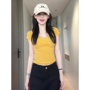 显瘦收腰短款 大码 修身 T恤女夏季 黄色上衣 纯欲辣妹风大V领正肩短袖