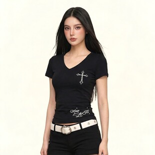 T恤女十字架印花设计感时尚 甜辣妹风V领短袖 气质上衣 胖mm美式 大码
