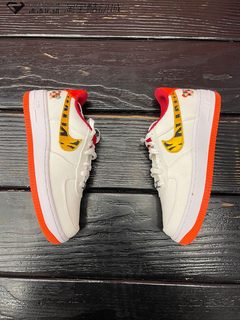 现货Nike AIR FORCE 1虎年限定刺绣空军一号低帮板鞋DQ4502-171