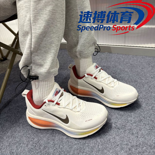 耐克脱缰系列Nike Vomero 18马年限定CNY休闲跑步鞋IQ1131-120