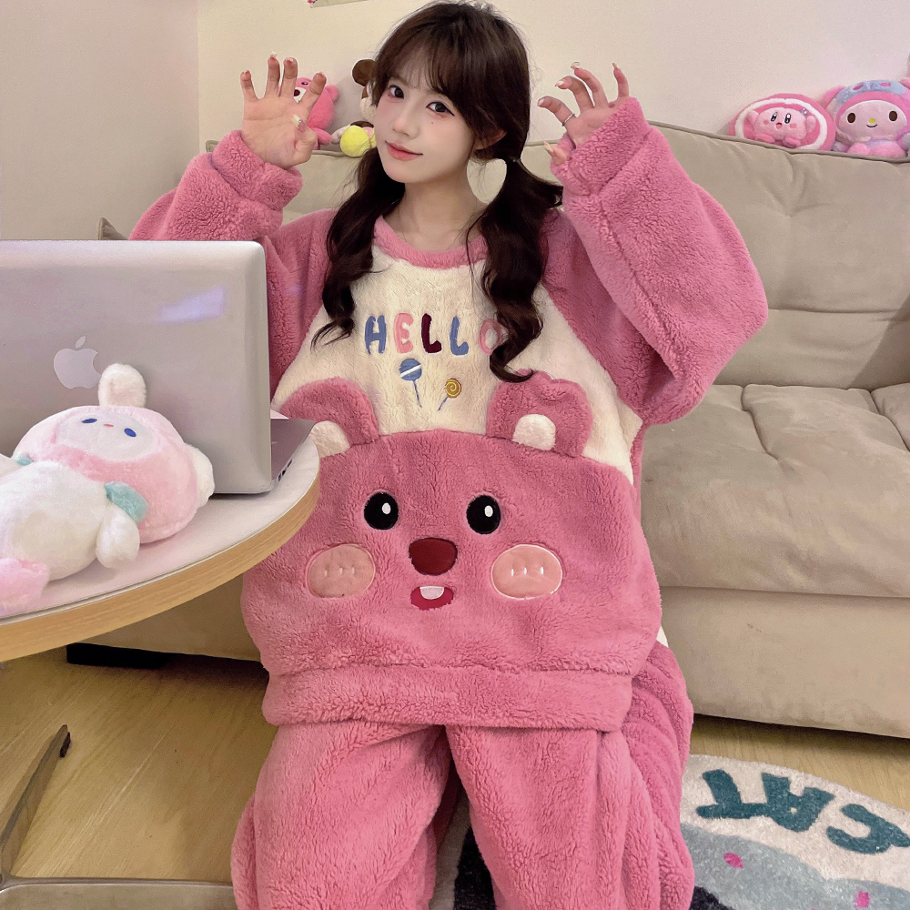 睡衣女生冬季法兰绒长袖家居服加厚保暖珊瑚绒可爱卡通草莓熊套装