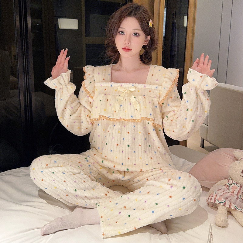 睡衣女士秋冬季法兰绒加厚保暖长袖甜美波点休闲宽松家居服套装