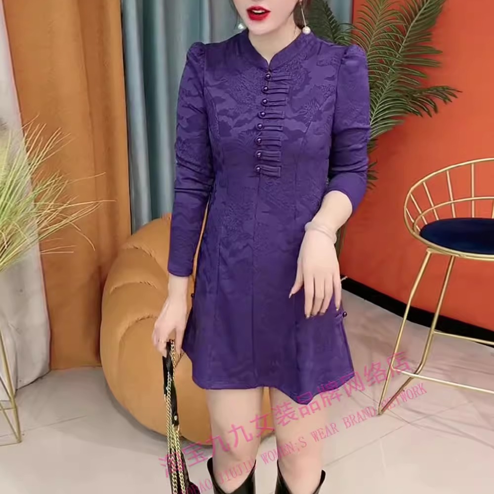 2025年秋冬新款休闲立领连衣裙