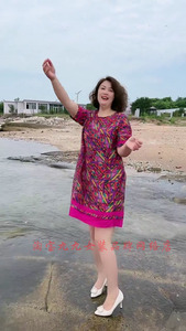 时尚休闲小花裙女士夏季薄款短袖圆领中年妈妈洋气显瘦遮肚连衣裙