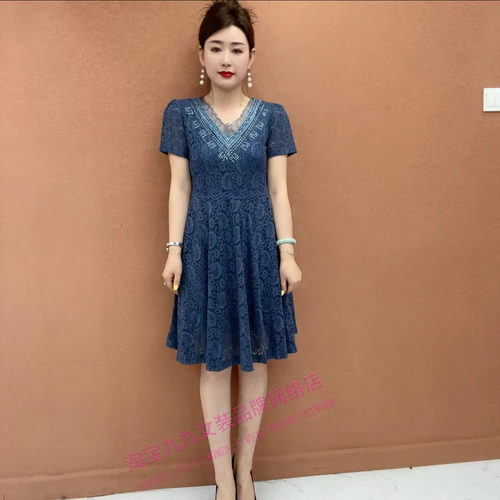 夏季蕾丝烫钻V领显瘦大码连衣裙