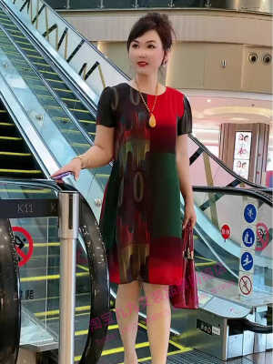遮肉减龄短袖拼色中年妈妈气质