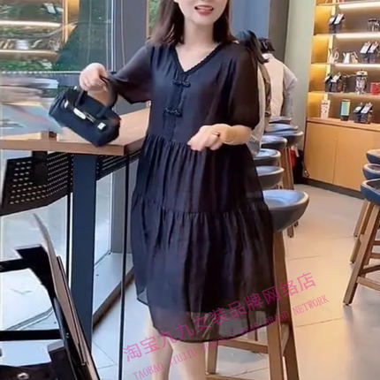 2025新款今年流行爆款超好看独特漂亮大方得体小个子黑色连衣裙女