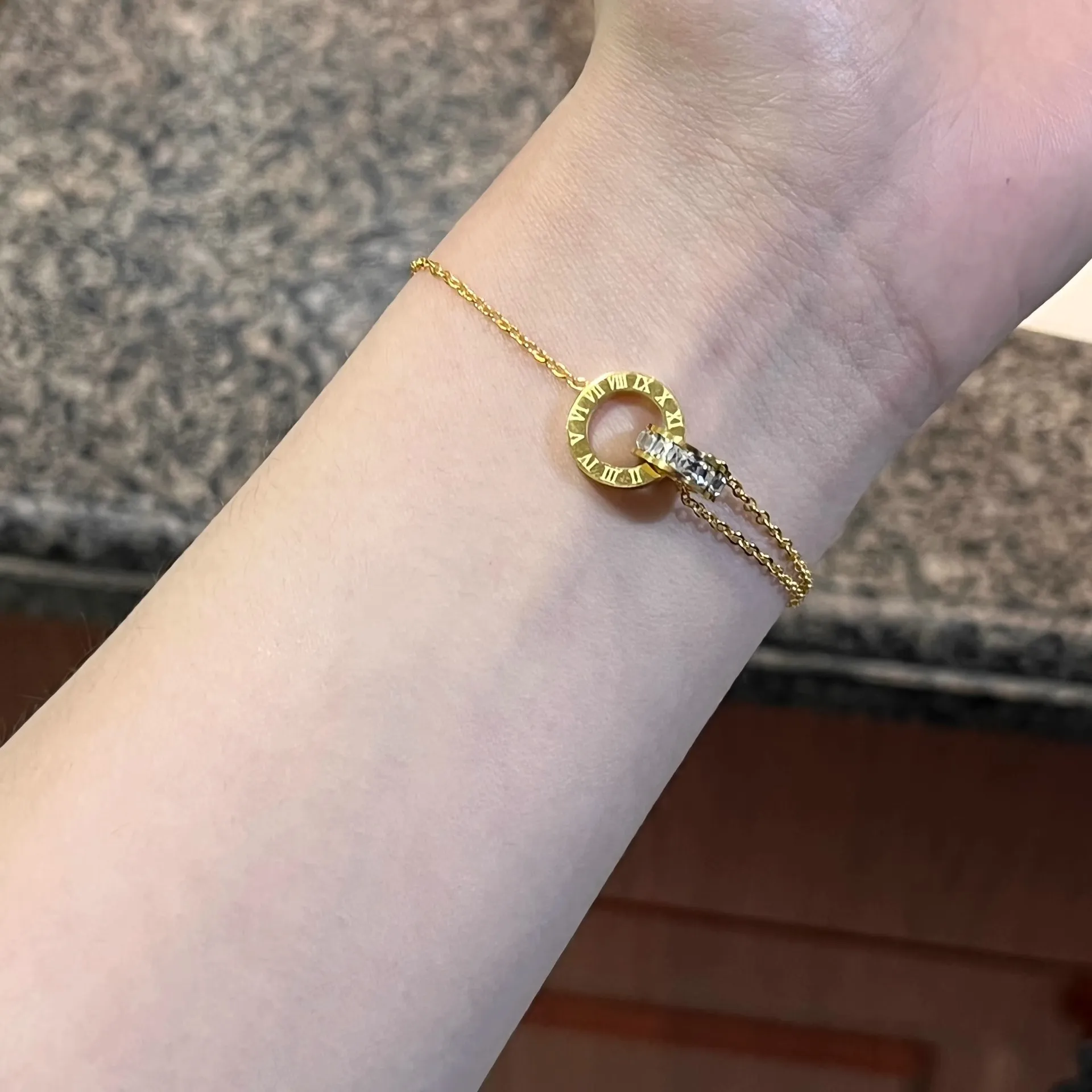 款日韩钛钢轻奢手链不掉色玫瑰金罗马数字双环ins个性手环手饰」