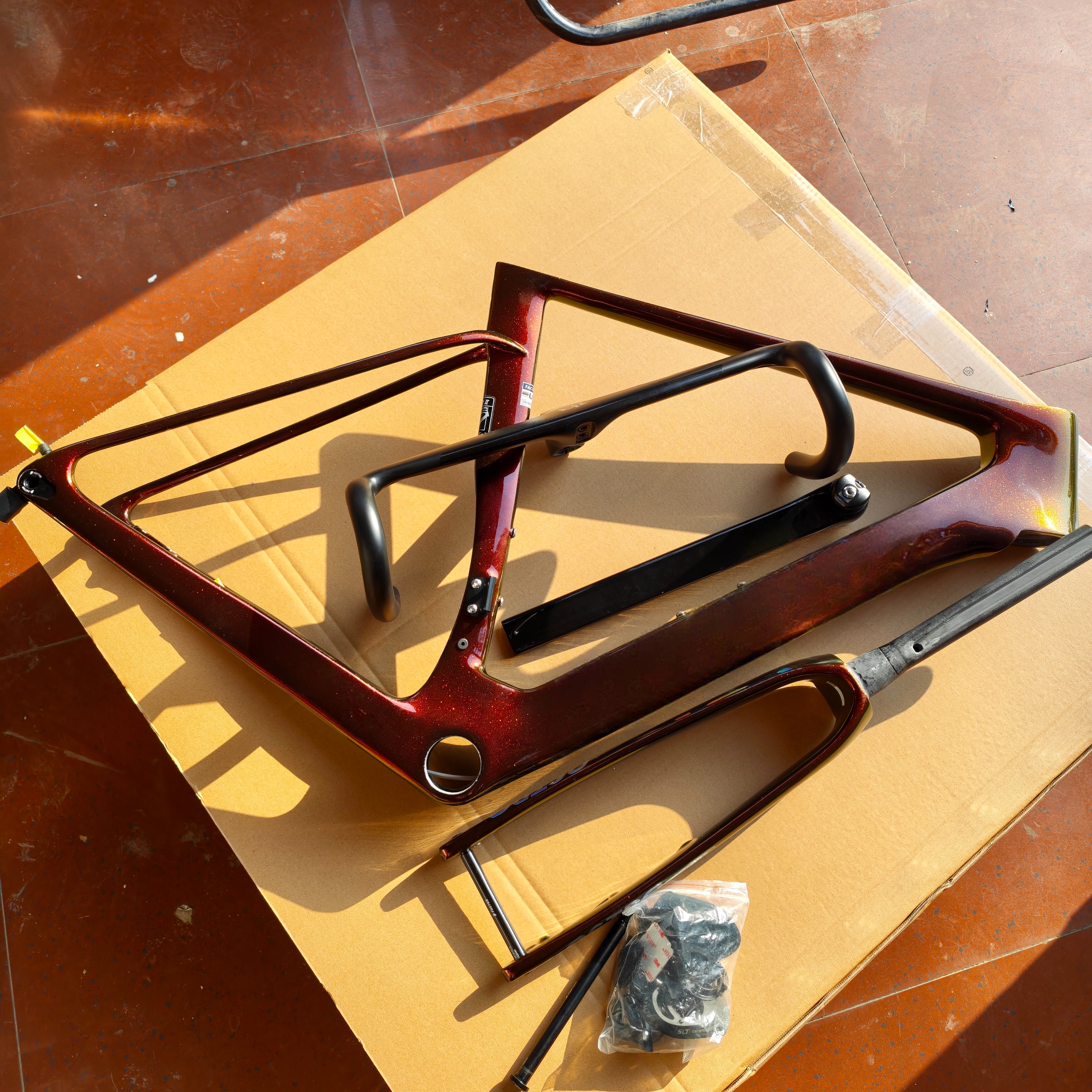 VAM碳纤维公路车架定制涂装