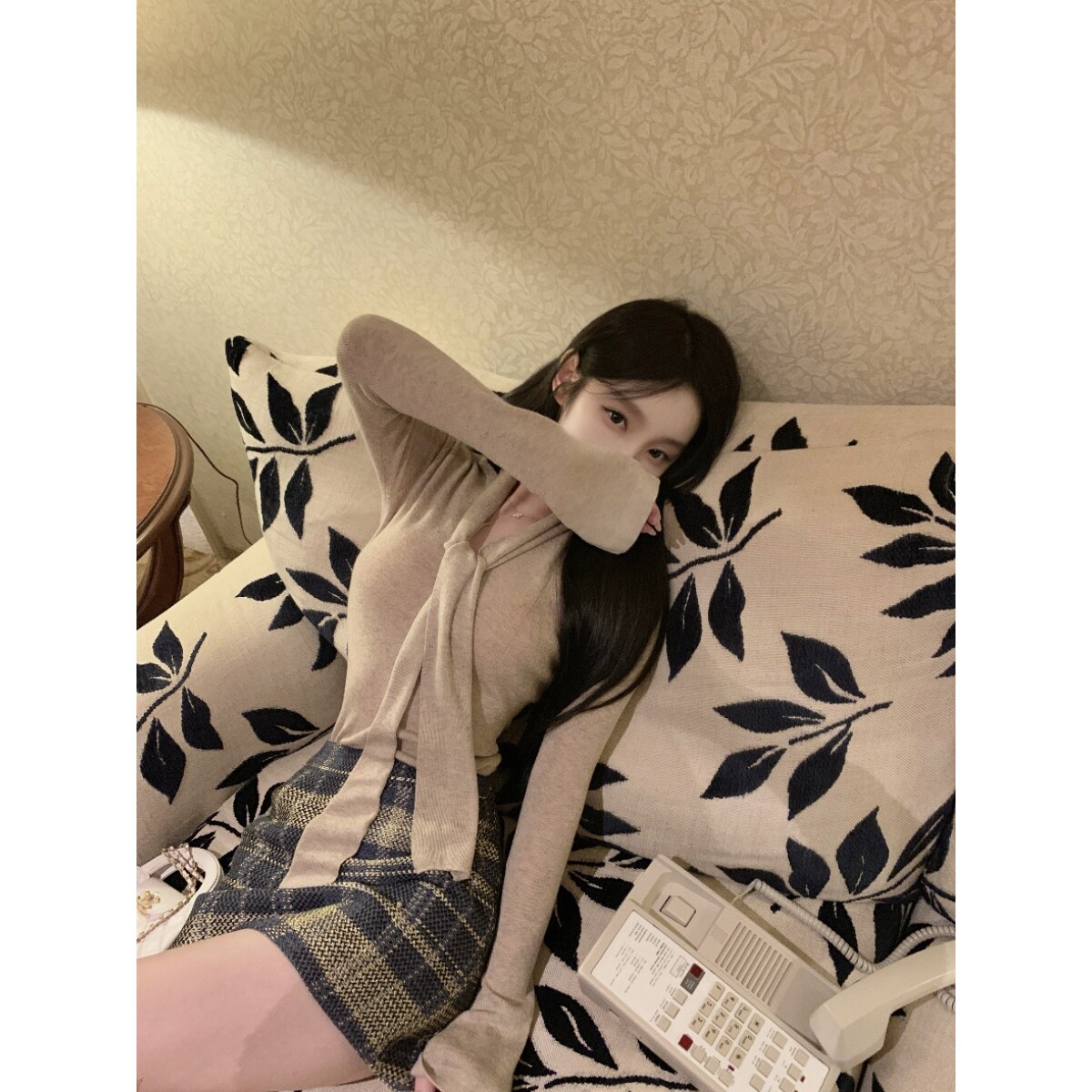 V领飘带修身针织毛衫女加厚上衣