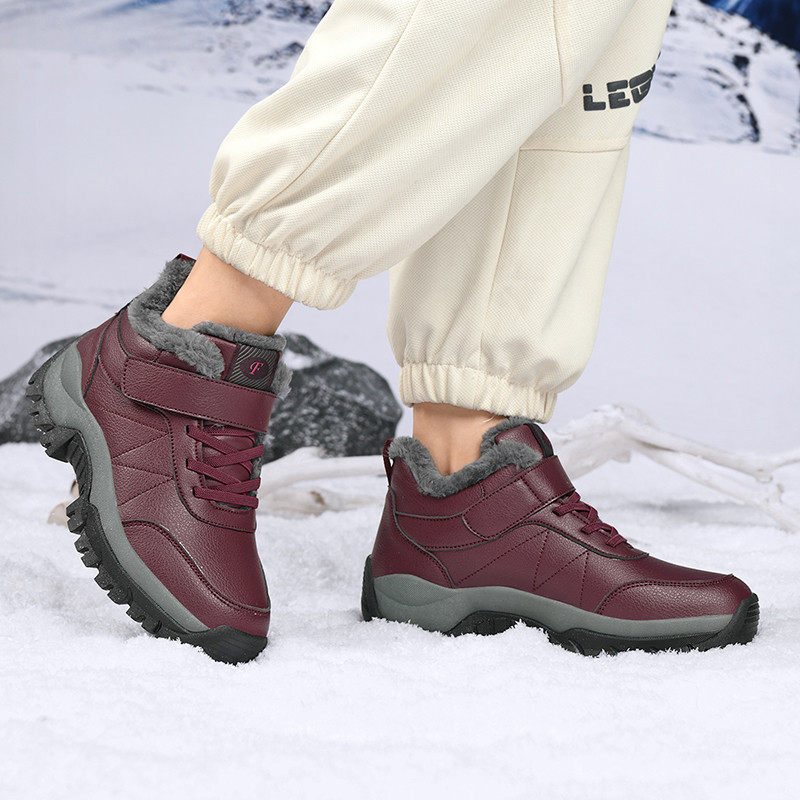 户外防滑登山鞋女加绒冬季保暖棉鞋男低帮防水东北雪地靴女短筒靴