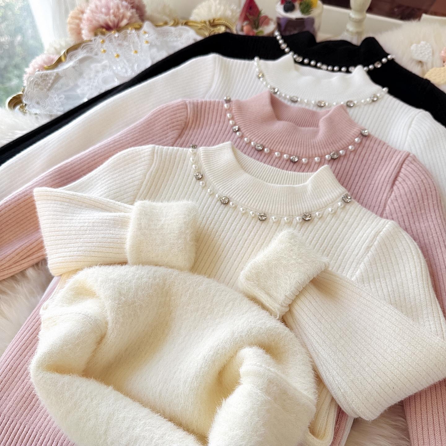 女童毛衣一体绒圆领冬新款女宝加绒打底衫百搭儿童纯色加厚针织衫