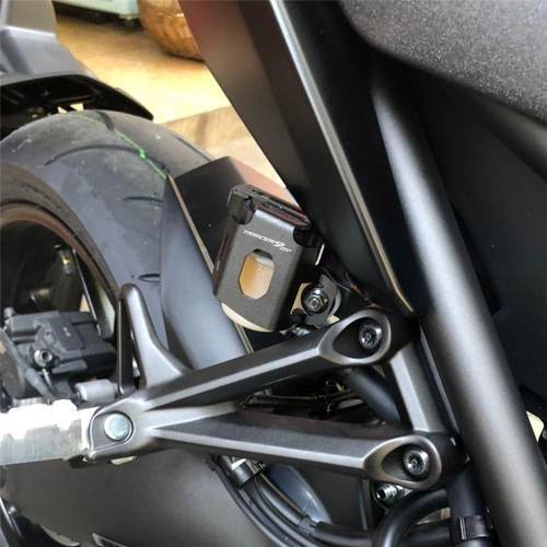 适用雅马哈TRACER 9GT YZF-R7 个性改装后刹车油壶保护罩防盗配件