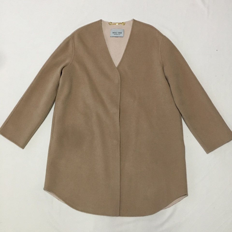 90羊毛10羊绒混纺 经典棕色双面毛呢V领按扣落肩款大衣 简约利落