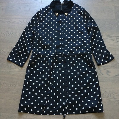 品牌女装 30%桑蚕丝光泽感缎面经典黑白波点衬衫领中袖抽绳连衣裙