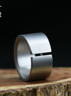 CUT丰塔纳裂隙钛钢镶嵌宝石戒指