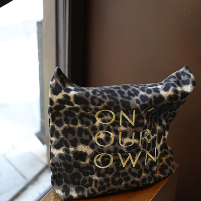 OnOurOwn豹纹牛仔托特包