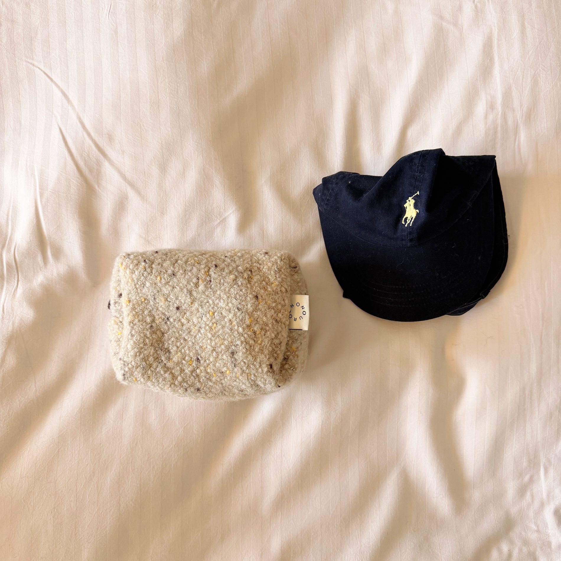 On Our Own原创 日本进口燕麦色颗粒毛呢吐司收纳包 柔软收纳袋