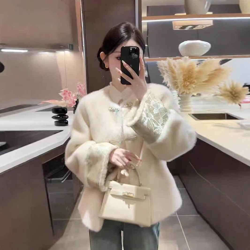 独特超好看新中式国风白色拼接加厚毛毛外套减龄漂亮洋气唐装上衣