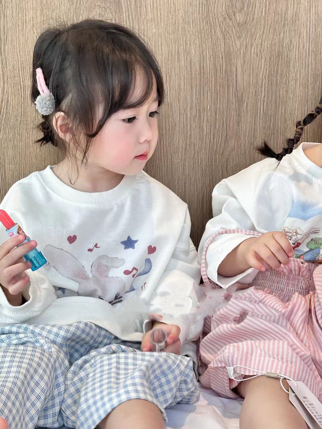 2024春款花呦小兔卫衣上衣格子裤裤子女童小兔韩版百搭可爱套装