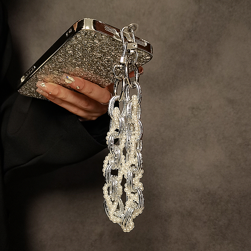 奢华高级感珍珠金属手提链短挂绳