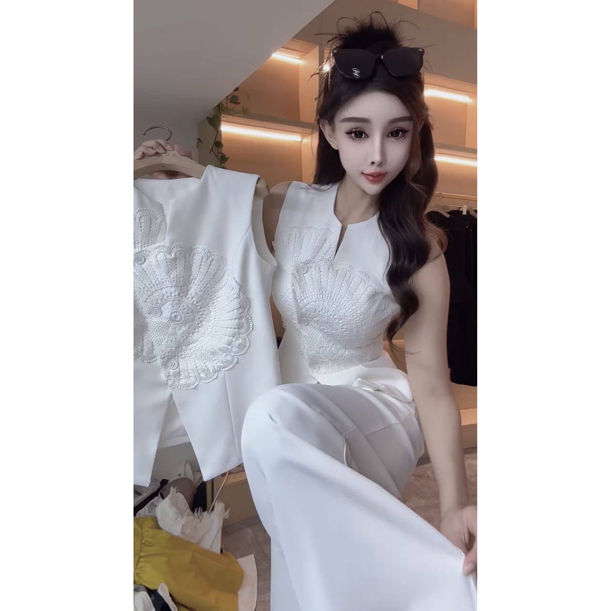 法式轻奢蕾丝雕花马甲套装裤夏新潮气质钮扣无袖上衣+阔腿裤两件