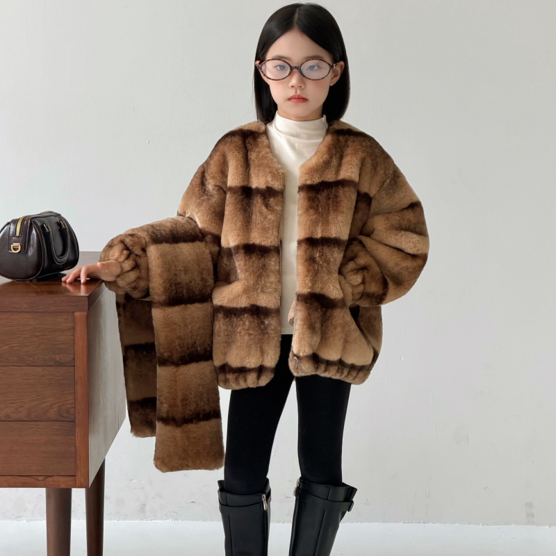 龙猫女童冬季横条纹毛毛皮草外套