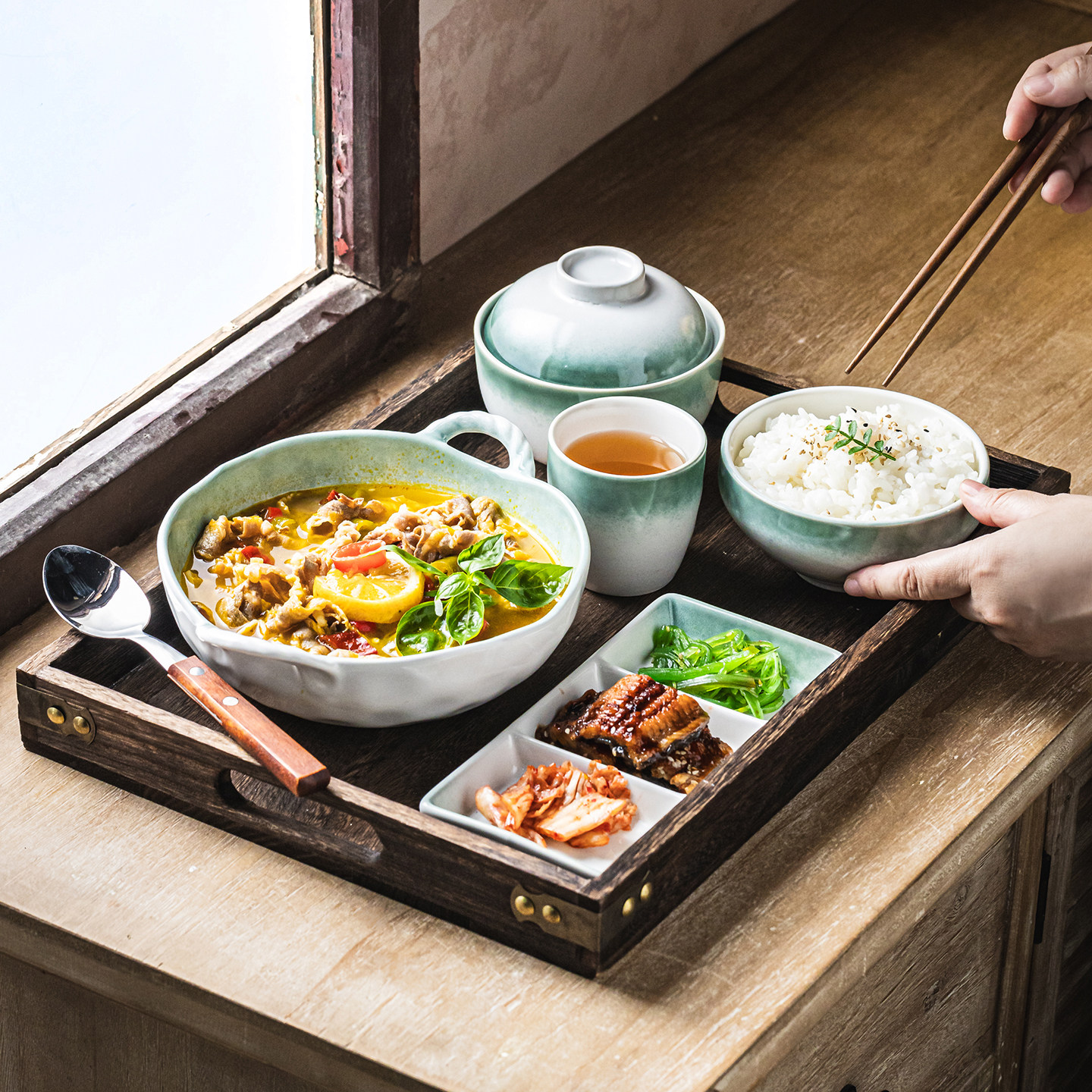 高级感一人食餐具带托盘家用减脂餐盘陶瓷月子套餐分餐碗盘早餐盘