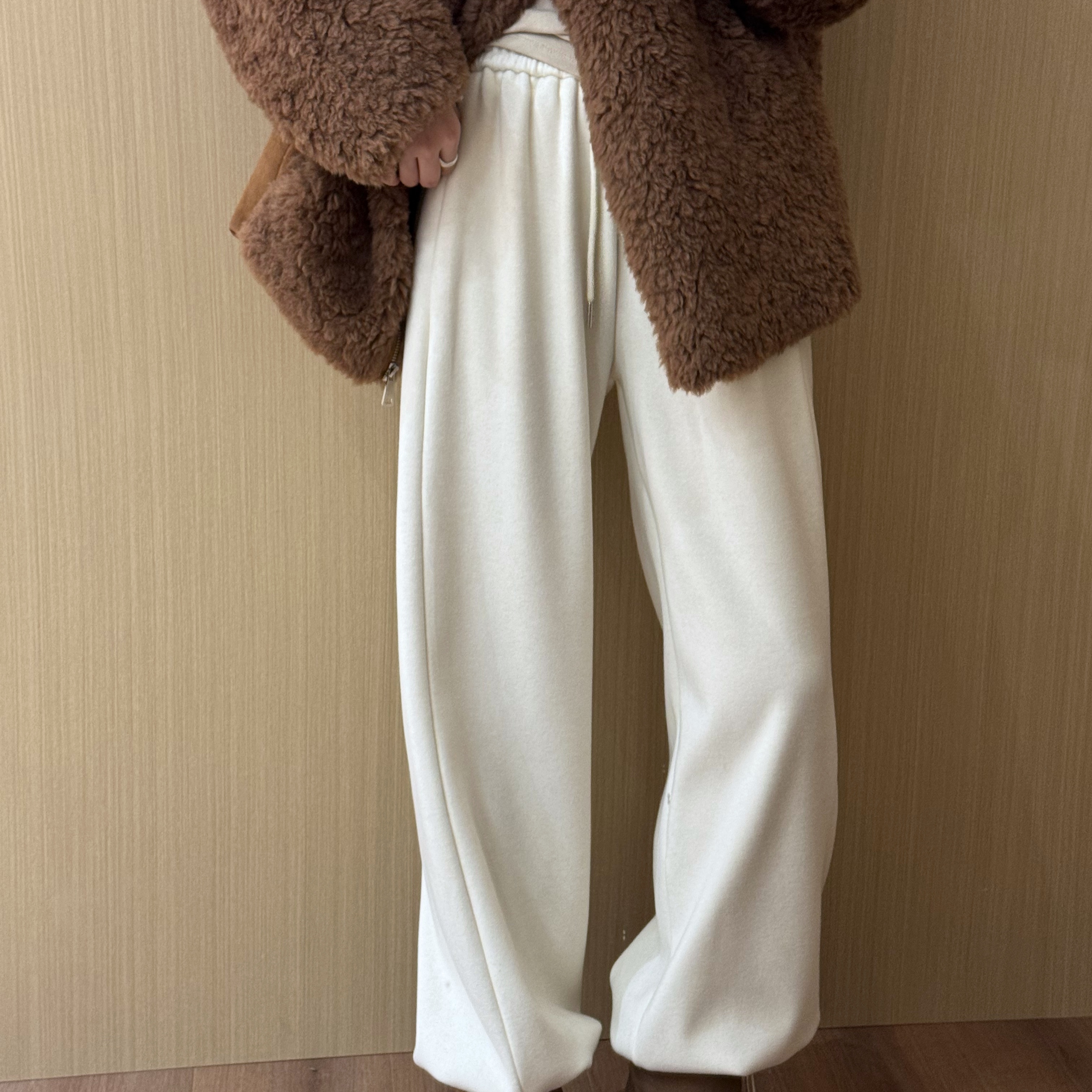 话里百搭气质收口卫裤