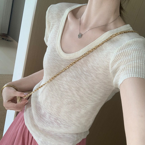 话里简约风U领冰麻短袖
