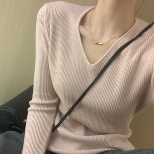 话里基础款气质V领打底衫2025冬季新款简约风纯色内搭上衣小衫女