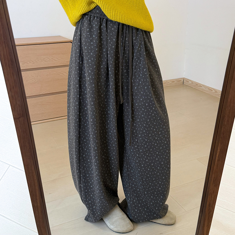 话里复古气质小花加绒裤2025秋季新款宽松显瘦小个子减龄直筒长裤